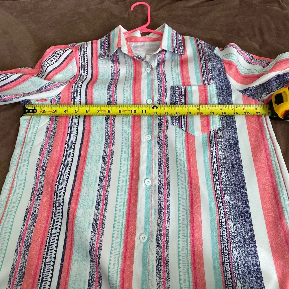 Women’s Boutique Oversized Shirt with Button Lapels on Sleeves. Size Small NWOT - Picture 7 of 14